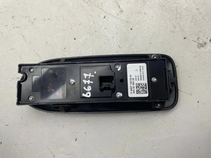 Ford Kuga I (2008 - 2012) 3s003188100 Кнопка стеклоподъемников — фото 1