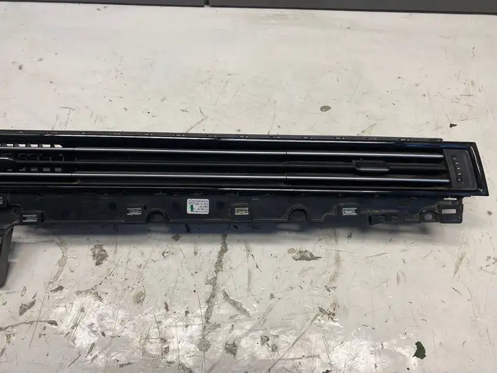 Volkswagen PASSAT B8 (2015 - ) 3G1858416 Центральный воздушный дефлектор — фото 5