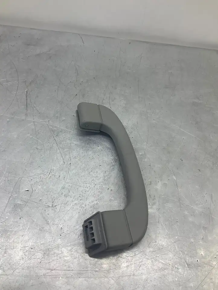 BMW 5 E60 E61 (2004 - 2010) 9143516 Потолочная ручка передняя — фото 3