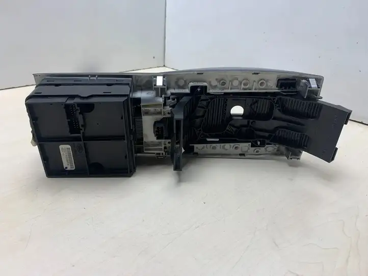 Land Rover Range Rover Sport L320 (2005 - 2009) 8H3214B596AA Включатель регулировки высоты / жесткости ходовой части — фото 4
