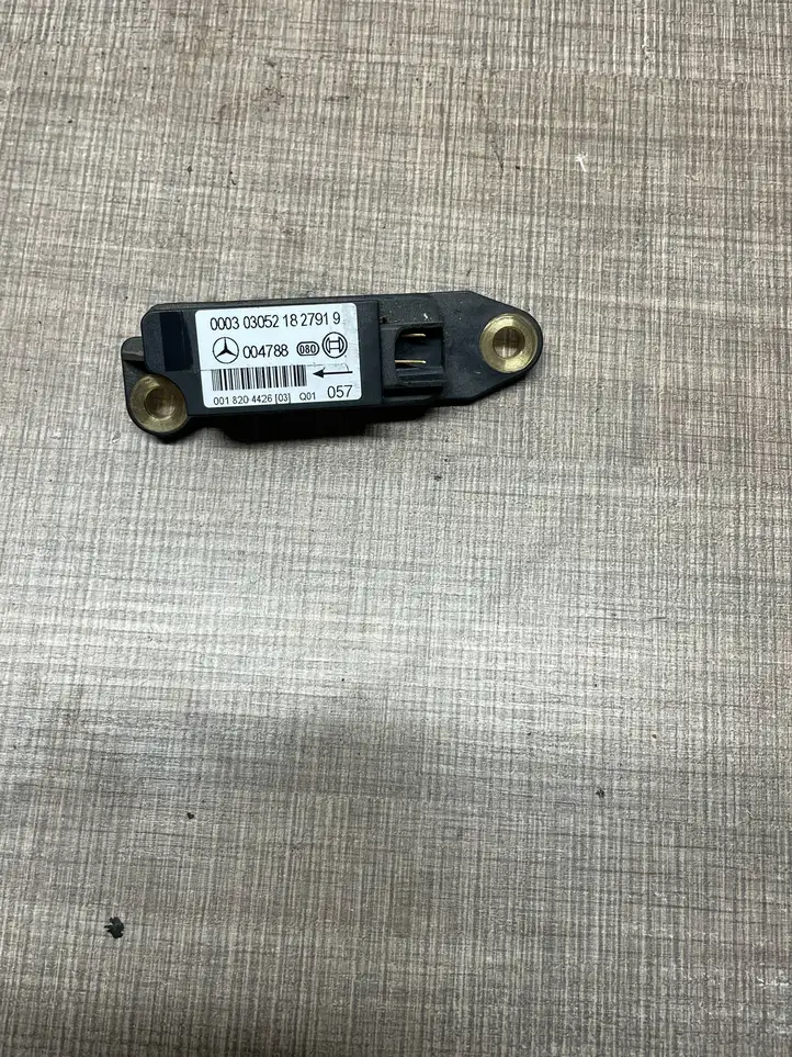Mercedes-Benz C W203 (2000 - 2007) 0018204426 Датчик удара SRS — фото 1