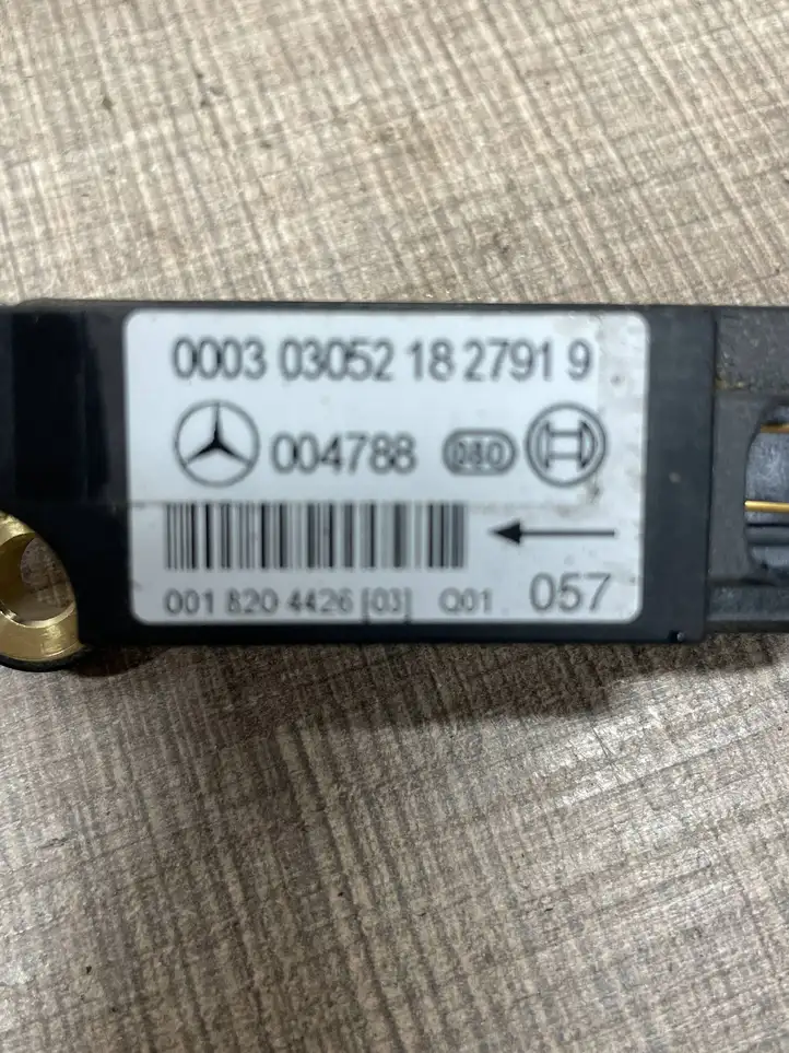 Mercedes-Benz C W203 (2000 - 2007) 0018204426 Датчик удара SRS — фото 3