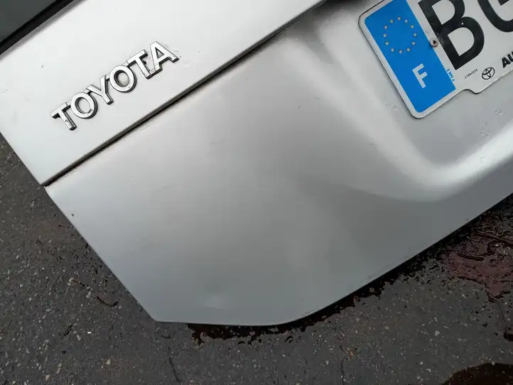 Toyota Prius (XW30) (2009 - 2015) Крышка багажника — фото 3