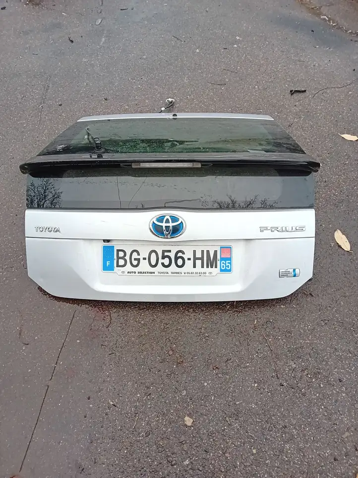 Toyota Prius (XW30) (2009 - 2015) Крышка багажника — фото 6