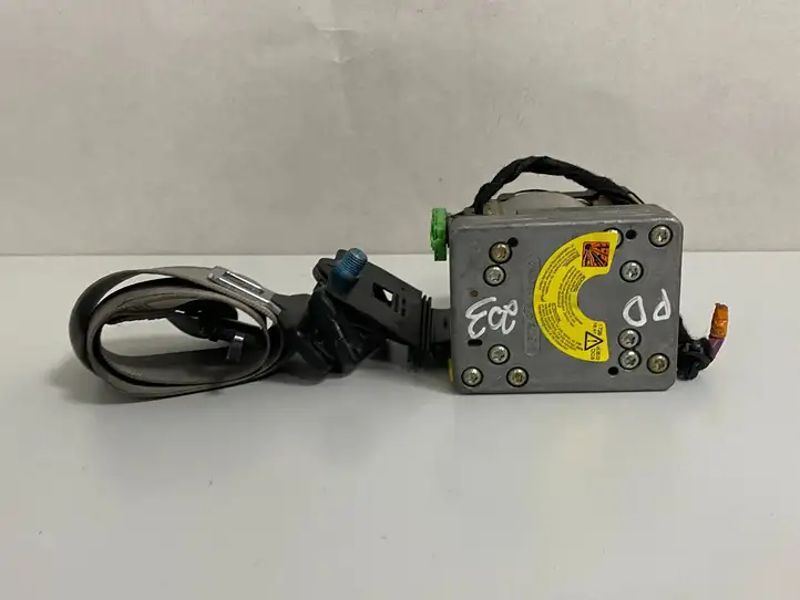 Mercedes-Benz C W203 (2000 - 2007) Передний ремень безопасности — фото 2