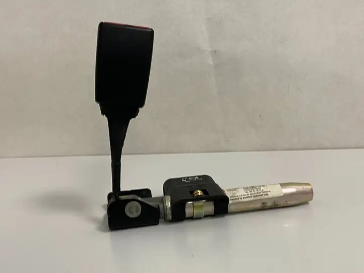 Mercedes-Benz C W203 (2000 - 2007)  2038600769 Замок заднего ремня