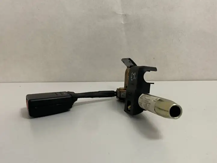 Mercedes-Benz C W203 (2000 - 2007)  2038600769 Замок заднего ремня