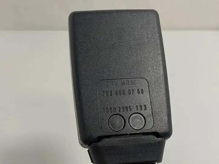 Mercedes-Benz C W203 (2000 - 2007)  2038600769 Замок заднего ремня