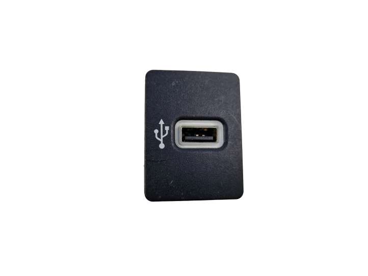 HS7T14F014 Ford Fusion II USB jungtis