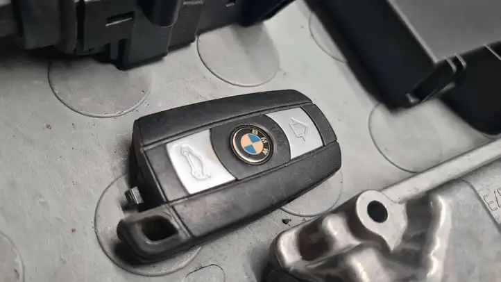 BMW 5 E60 E61 (2004 - 2010) 8510591 Комплект системы зажигания — фото 2