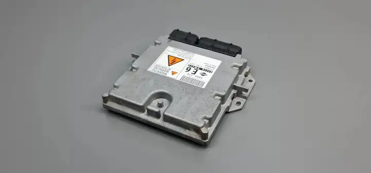 Nissan Primera (2001 - 2008) 2758003182 Кронштейн ЭБУ двигателя — фото 6