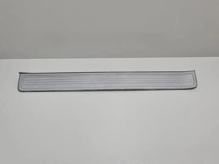 Honda CR-V (2009 - 2012) 84202SWAA012M1 Внутренняя отделка переднего порога — фото 1