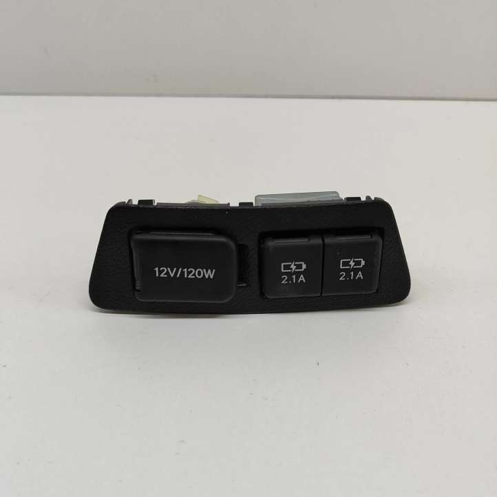 8553276010 Lexus ES 250 - 300 - 330 USB jungtis