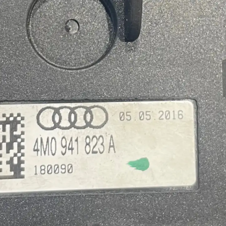 Audi Q7 4M (2015 - ) 4M0941823A Реле выравнивания напряжения — фото 4