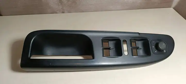 Volkswagen PASSAT B6 (2005 - 2010) 3C1867171B Накладка кнопки стеклоподъемника — фото 1