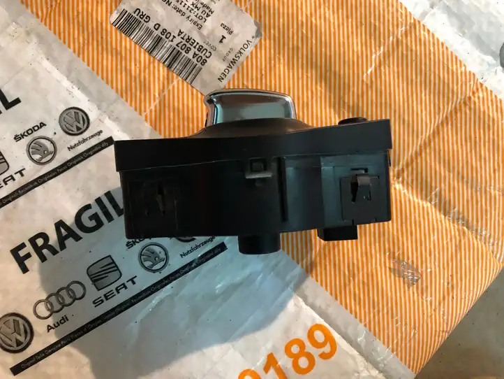 Audi A4 S4 B8 8K (2007 - 2011) 8K0941531AK Включатель фонарей — фото 3