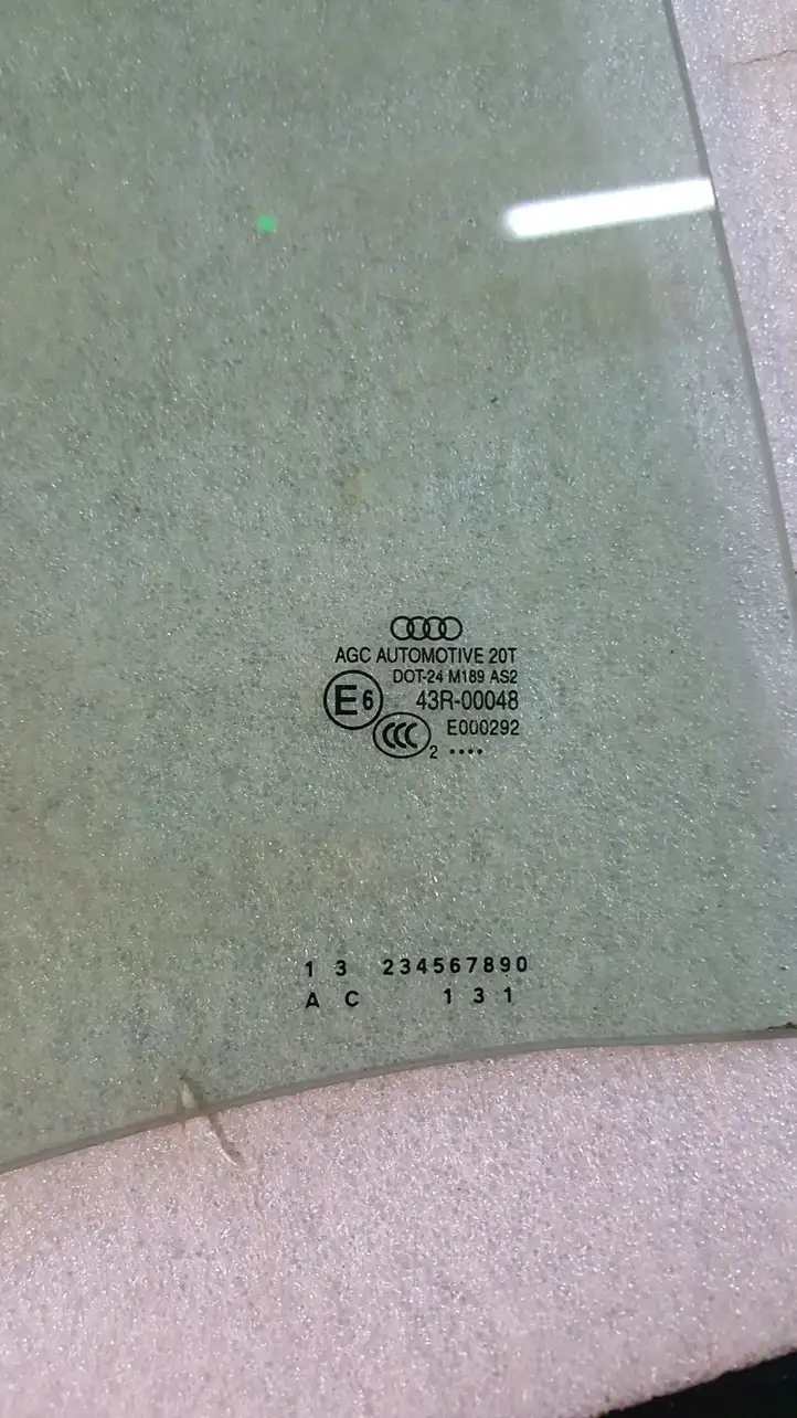 Audi Q5 SQ5 (2008 - 2012) Стекло задней двери — фото 4