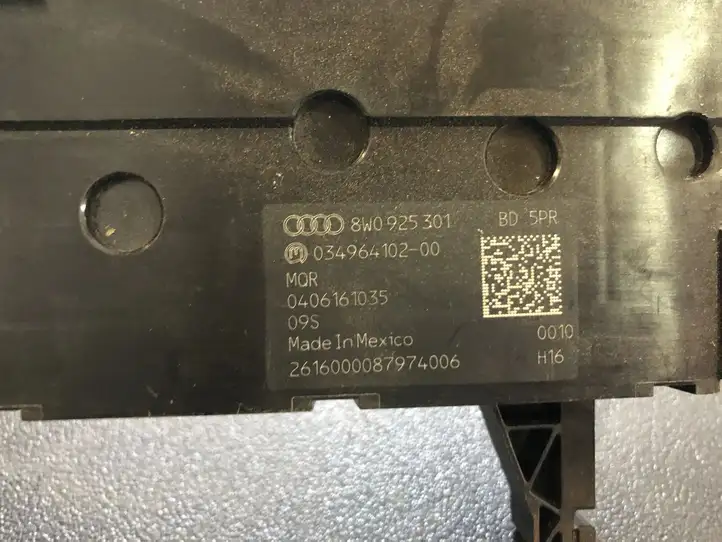 Audi A4 S4 B9 (2015 - 2019) 8W0925301 Блок кнопок на панели — фото 4