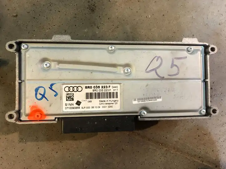 Audi Q5 SQ5 (2008 - 2012) 8R0035223F Усилитель звука — фото 2