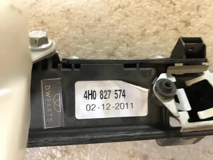 Audi A8 S8 D4 4H (2010 - 2014) 4H0827574 Кнопка закрытия багажника — фото 4
