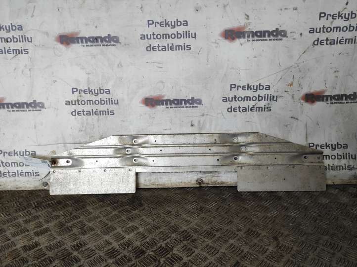 7334421 BMW 5 G30 G31 Kita dugno detalė