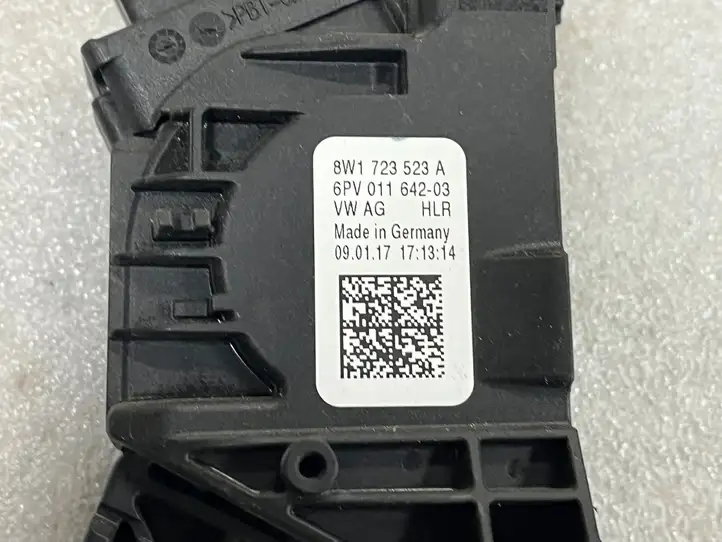 Audi A4 S4 B9 (2015 - 2019) 8W1723523A Педаль акселератора — фото 3