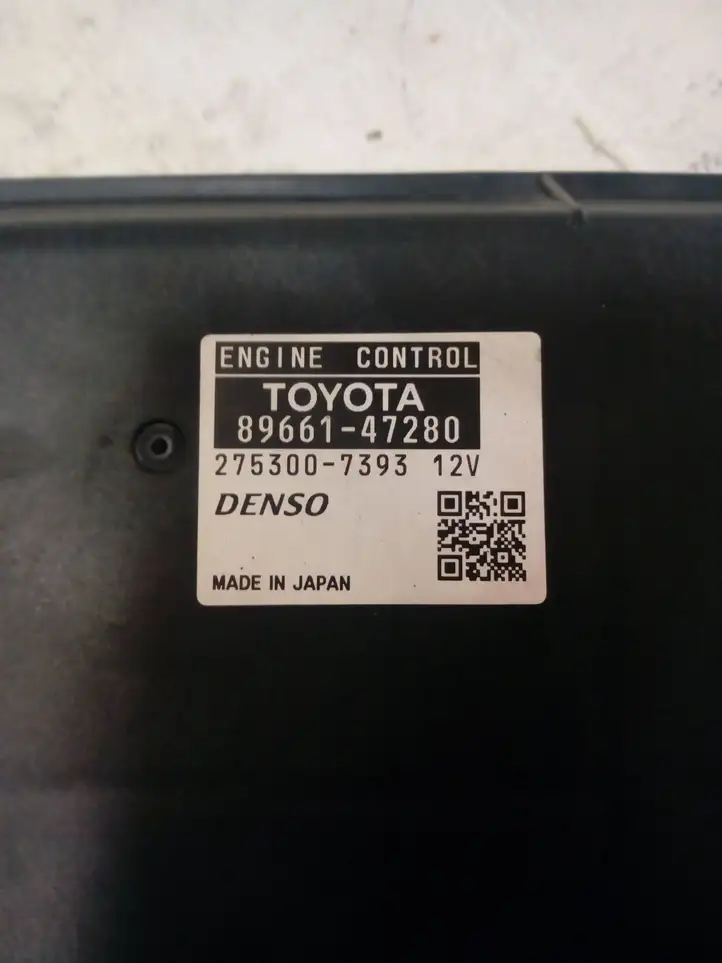 Toyota Prius (XW30) (2009 - 2015) 8966147280 Блок управления двигателем (ЭБУ) — фото 2