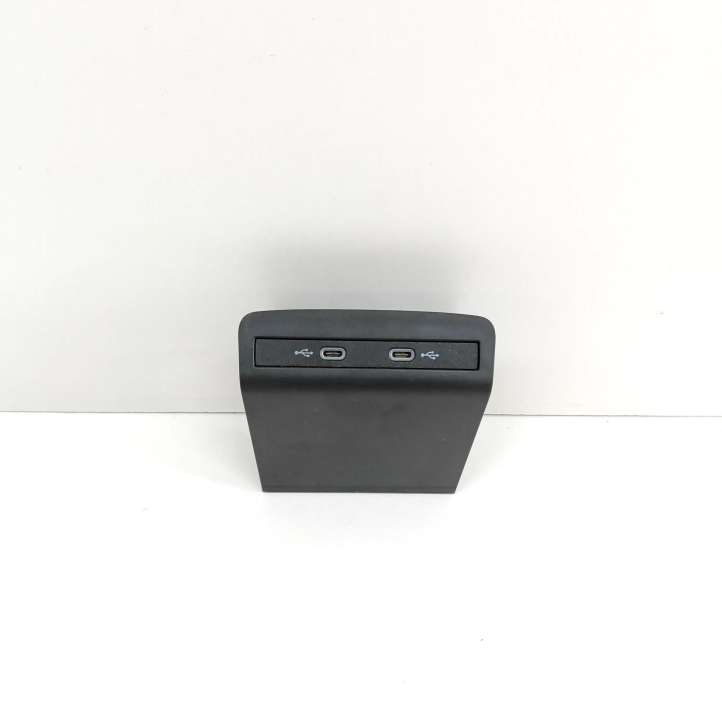 10A863099 Volkswagen ID.3 USB jungtis