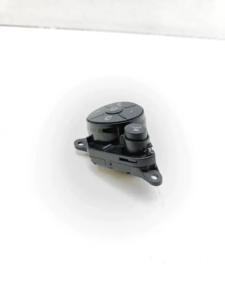 Mercedes-Benz C W204 (2007 - 2014) A2048210051 Кнопки на рулевом колесе — фото 8