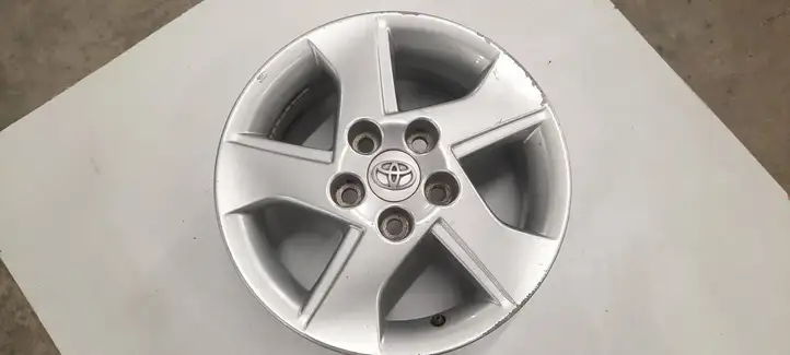 Toyota Auris E180 (2012 - 2018) 4261102D90 Легкосплавный колесный диск R16 — фото 2