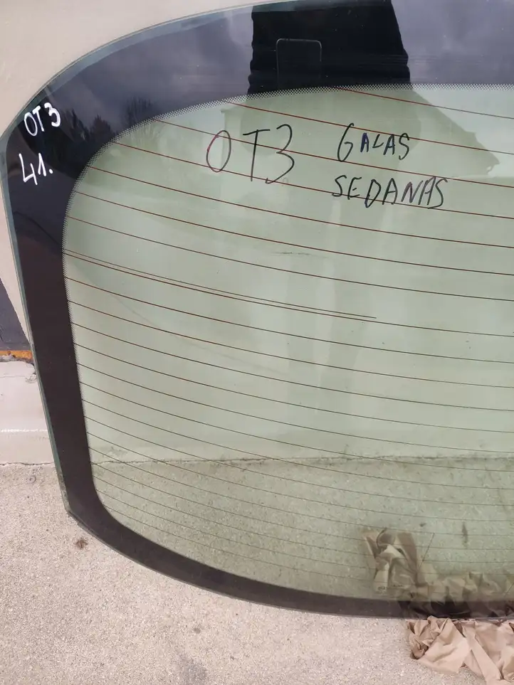 Kia Optima (2010 - 2013) 44R000381 Заднее стекло — фото 3