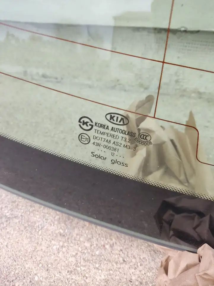 Kia Optima (2010 - 2013) 44R000381 Заднее стекло — фото 6