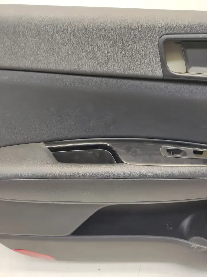 Kia Optima (2015 - 2018) 82310D4000 Обшивка передней двери — фото 6