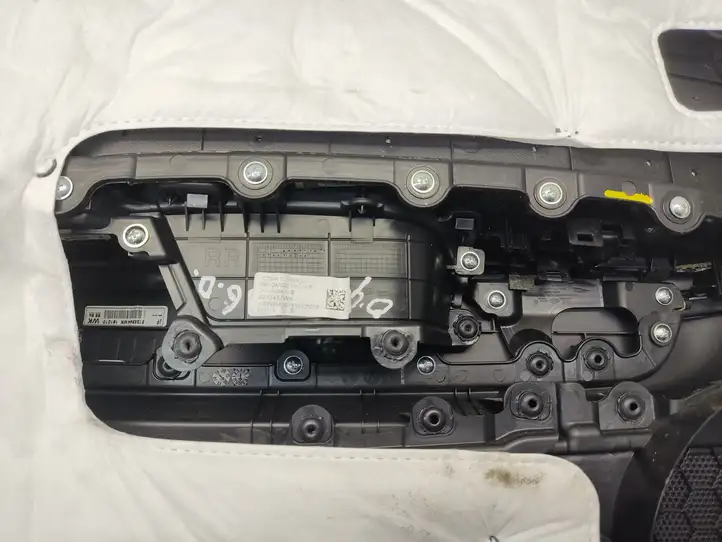 Kia Optima (2015 - 2018) 83320D4000 Обшивка задней двери — фото 2