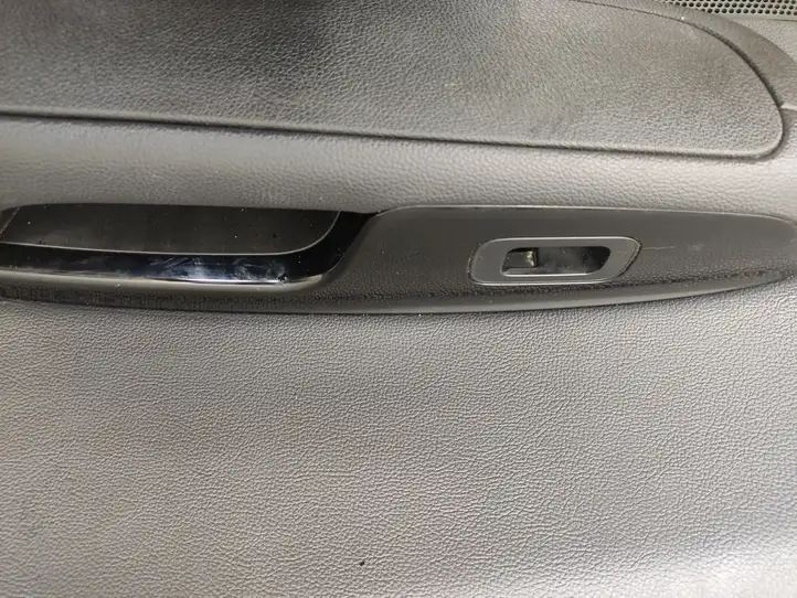 Kia Optima (2015 - 2018) 83320D4000 Обшивка задней двери — фото 10
