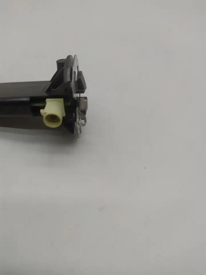 Mercedes-Benz C W205 (2014 - 2021) A2048205575 Усилитель антенны — фото 2