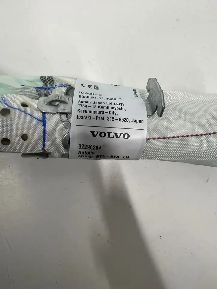 Volvo XC40 (2017 - ) 32296284 Прочие детали салона — фото 6