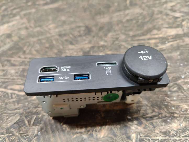 FW9319E110AD Land Rover Discovery 5 USB jungtis