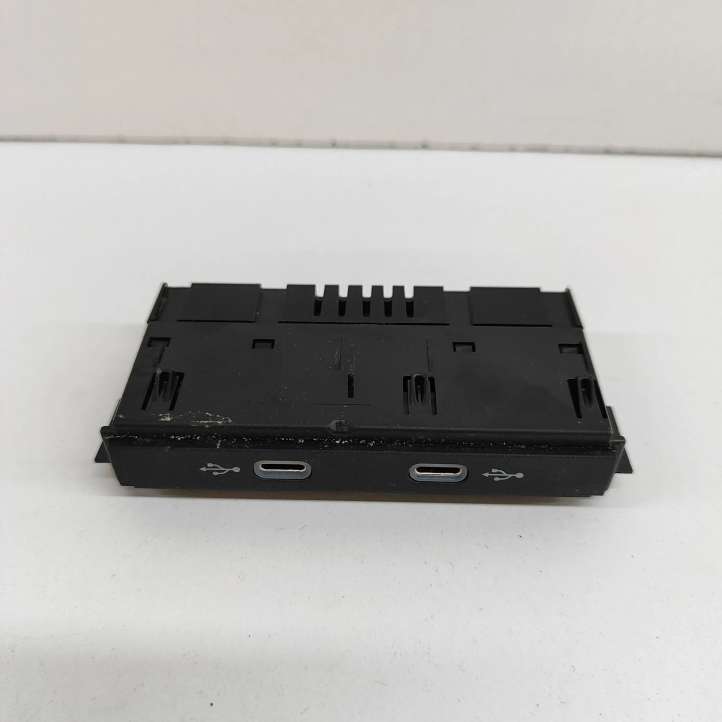 5NA035736 Volkswagen ID.3 USB jungtis