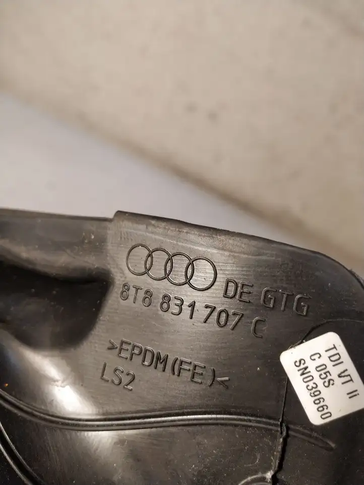Audi A5 8T 8F (2007 - 2011) 8T8831707 Уплотнитель передней двери (кузов) — фото 5
