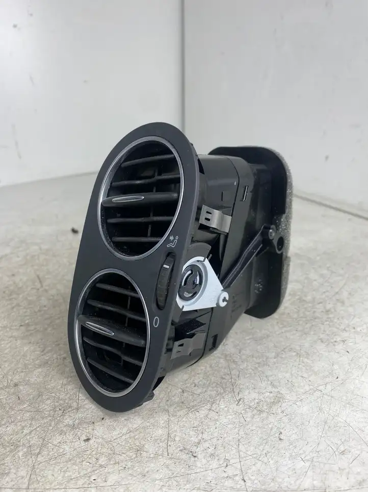 Volkswagen Golf Plus (2008 - 2014) 5N0819703 Боковой воздушный дефлектор — фото 3