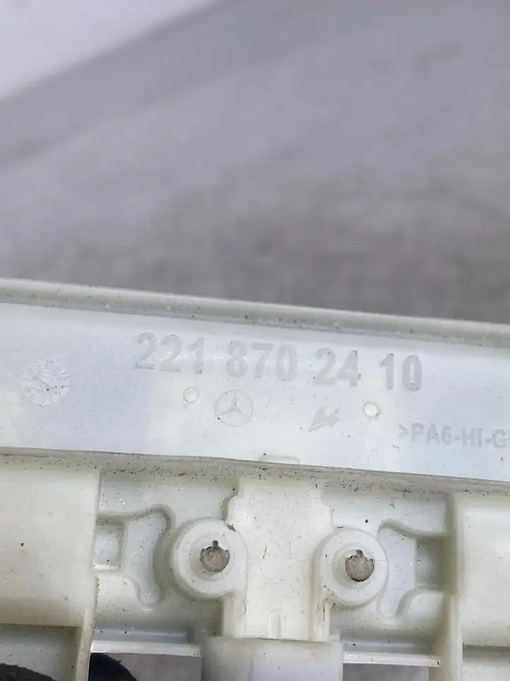 Mercedes-Benz E W212 (2009 - 2016) 2218702410 Кнопка закрытия крышки багажника — фото 4