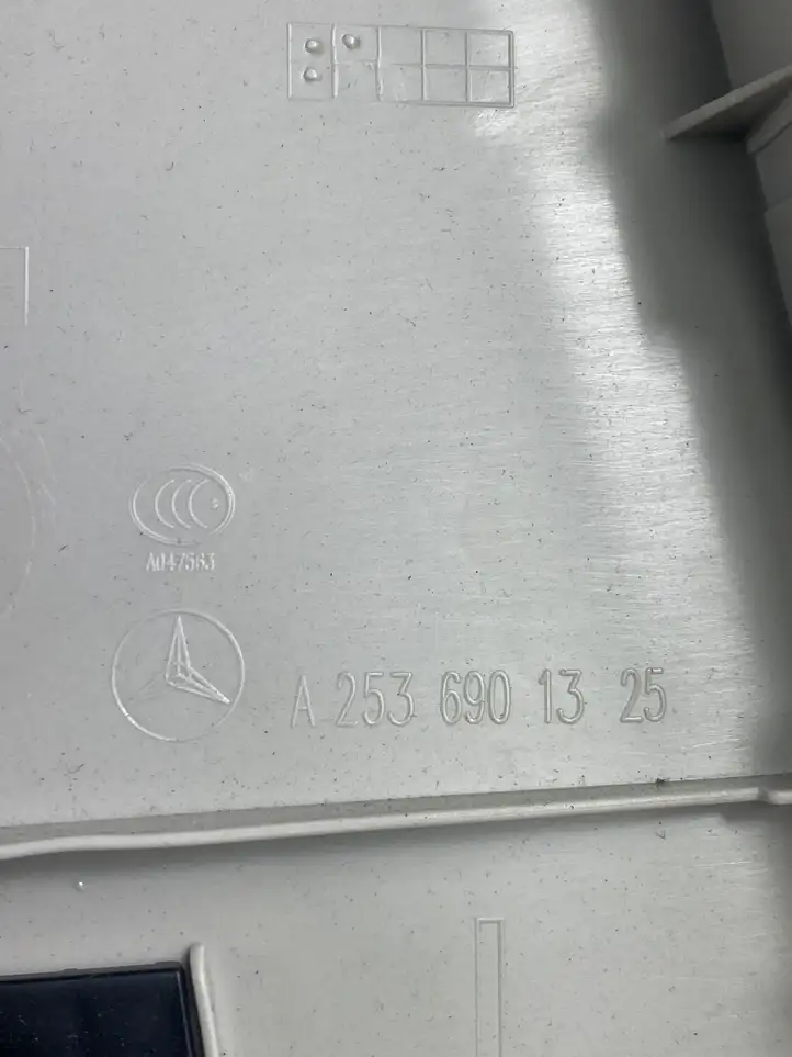 Mercedes-Benz GLC X253/C253 (2015 - ) A2536901325 Верхняя обшивка стойки B — фото 4