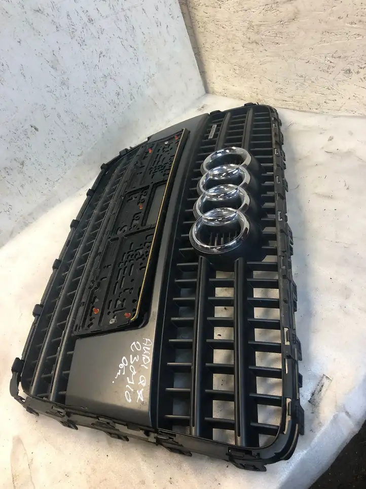 Audi Q7 4L (2005 - 2009) 4l0853651 Верхняя решетка радиатора — фото 1