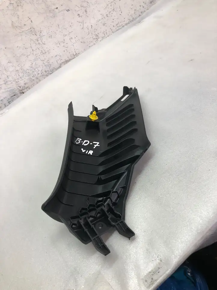 Volvo V40 (2016 - 2019)  31305358 Отделка стойки (D) (верхняя)