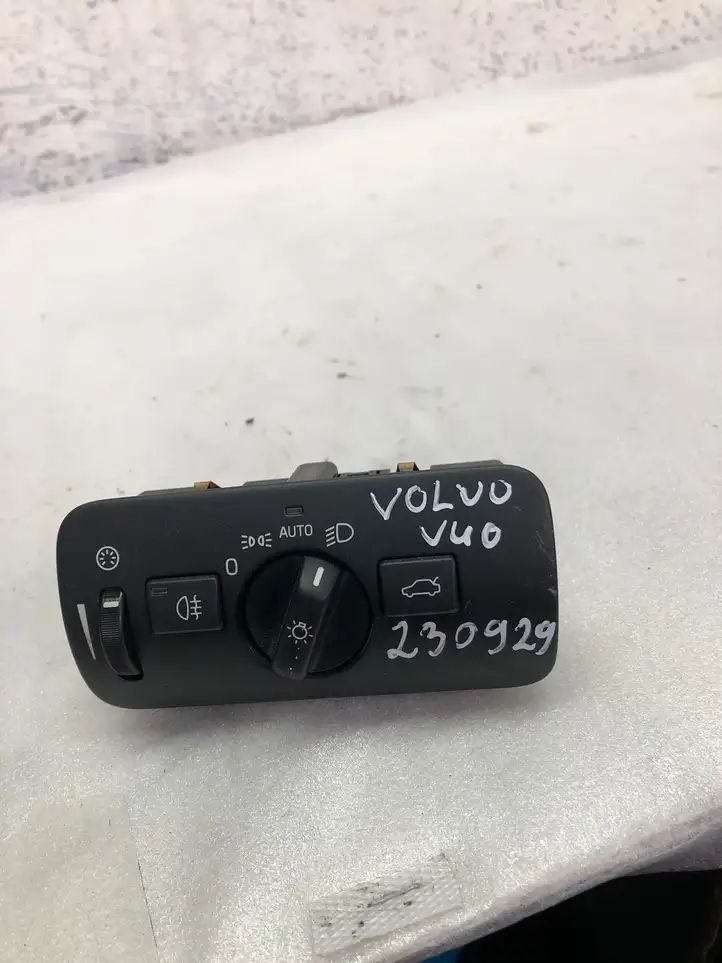 Volvo V40 Cross country (2016 - 2019) 31443831 Включатель фонарей — фото 1