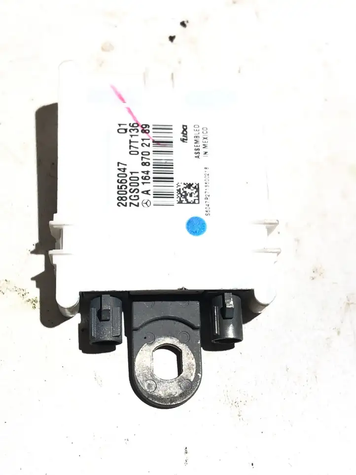 Mercedes-Benz GL X164 (2006 - 2012) A1648702189 Усилитель антенны — фото 1