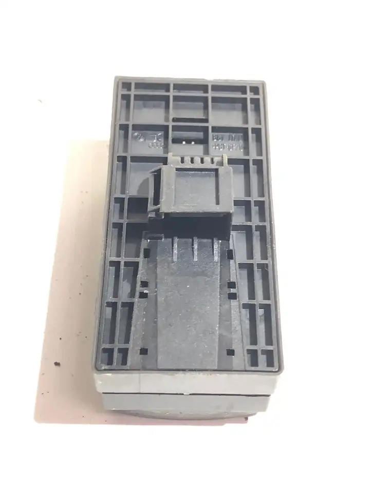 Audi A3/S3 8P (2004 - 2008) 4F0959851c Кнопка стеклоподъемников — фото 2