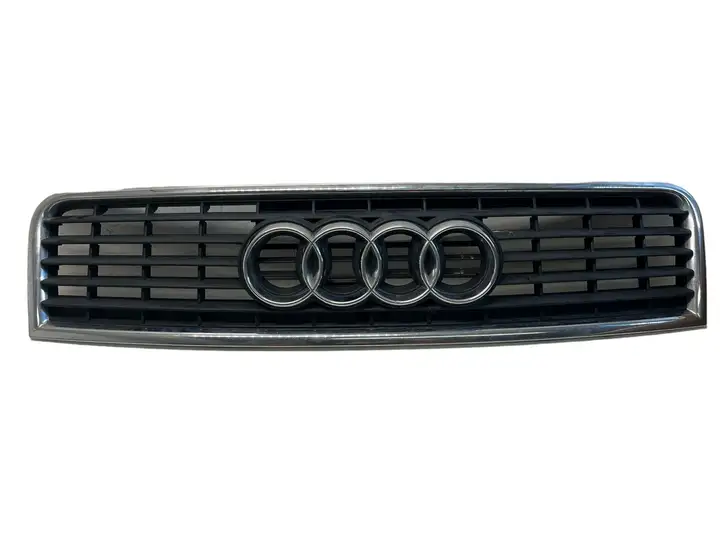 Audi A4 S4 B6 8E 8H (2000 - 2006) 8E0853651 Верхняя решетка радиатора — фото 1