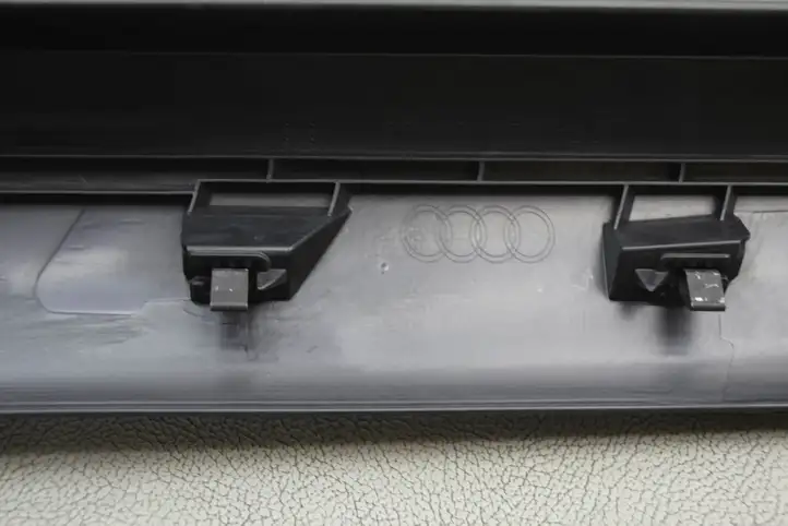 Audi A4 S4 B9 (2015 - 2019) 8W1867271A Верхняя обшивка стойки B — фото 2